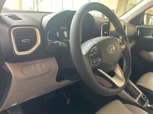 New 2026 Hyundai Venue SEL image 18