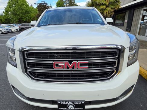 Used 2017 GMC Yukon SLT w/ Open Road Package AWD/4WD image 10