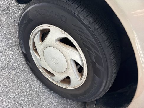 Used 2001 Toyota Sienna XLE w/ Towing Pkg FWD image 12