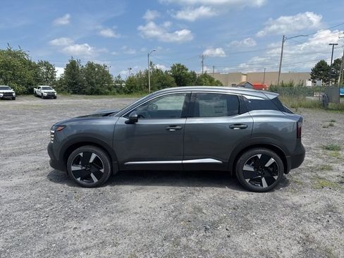 New 2025 Nissan Kicks SR w/ SR Premium Package image 10