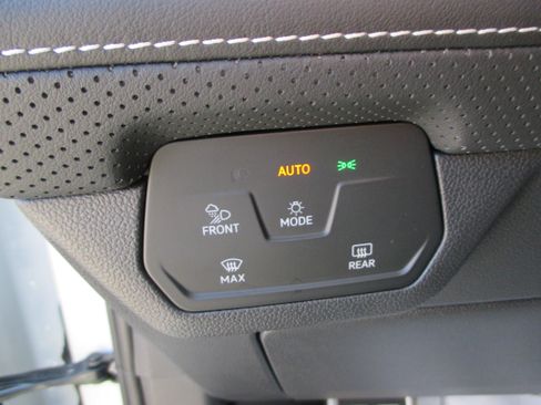 Used 2025 Volkswagen Atlas SEL Premium R-Line AWD/4WD image 21