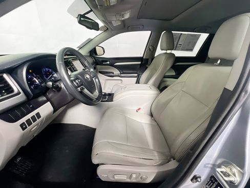 Used 2015 Toyota Highlander XLE image 14