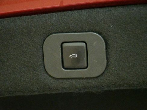 Used 2019 Lincoln Continental Select w/ Continental Climate Package image 59