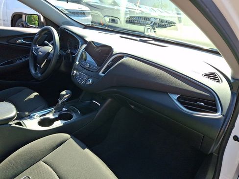 Used 2024 Chevrolet Malibu LT FWD image 11