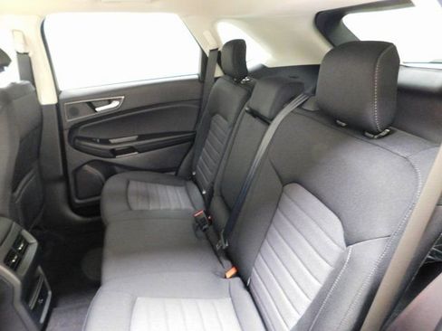 Used 2024 Ford Edge SE w/ Black Appearance Package image 10