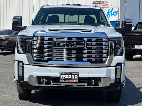 New 2026 GMC Sierra 3500 Denali w/ Denali Reserve Package AWD/4WD image 6