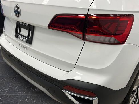 Used 2024 Volkswagen Taos SE image 33