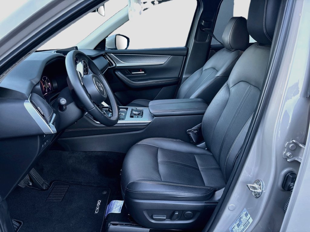 Certified 2024 MAZDA CX-90 Plug-In Hybrid w/ Premium Pkg AWD/4WD image 22