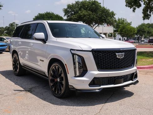 Used 2025 Cadillac Escalade V w/ LPO, ONYX Package AWD/4WD image 37