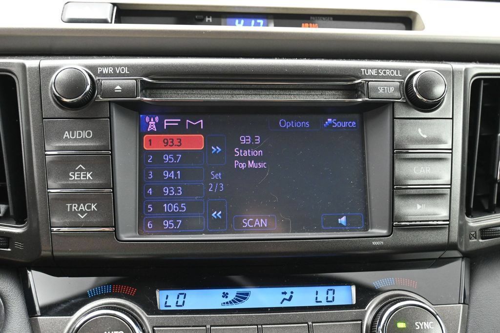 Used 2013 Toyota RAV4 Limited AWD/4WD image 21
