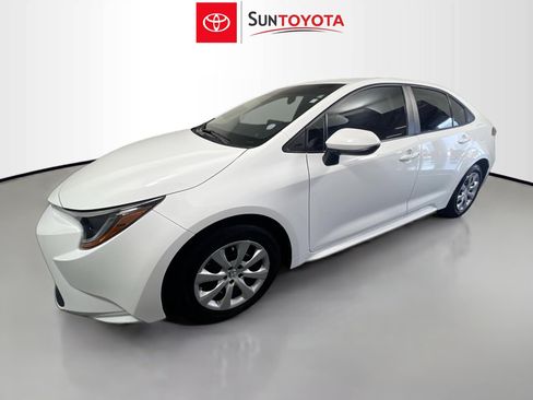 Used 2022 Toyota Corolla LE image 9