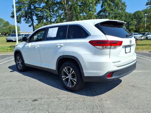 Used 2019 Toyota Highlander LE FWD image 22