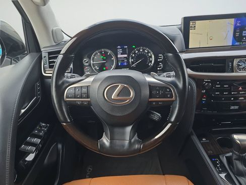 Used 2021 Lexus LX 570 4WD w/ Luxury Package image 10