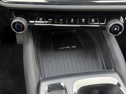 New 2026 Chevrolet Equinox EV RS image 15