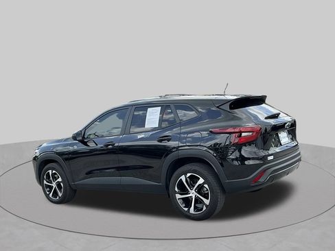 Used 2024 Chevrolet Trax RS FWD image 8