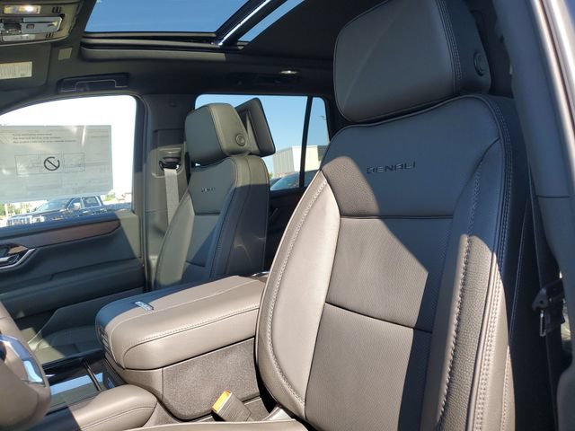 New 2026 GMC Yukon Denali w/ Denali Reserve Package AWD/4WD image 5