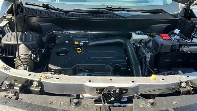 Used 2025 Chevrolet Equinox LT FWD image 12