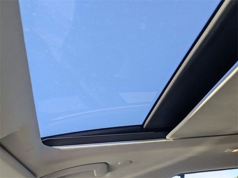 Used 2023 Nissan Rogue SL w/ SL Premium Package image 24