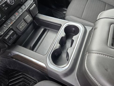 Used 2020 Chevrolet Silverado 1500 LT Trail Boss AWD/4WD image 17