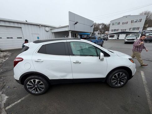 Used 2022 Buick Encore Preferred w/ Safety Package image 6