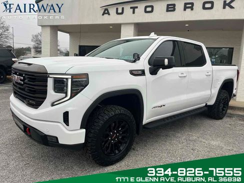 Used 2023 GMC Sierra 1500 AT4X image 2