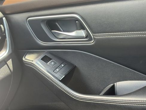 Used 2022 Nissan Rogue Platinum w/ Head-Up Display Package AWD/4WD image 13
