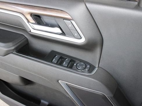 Used 2025 Chevrolet Silverado 2500 LT AWD/4WD image 20