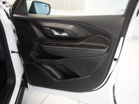 Used 2024 GMC Terrain SLE FWD image 13
