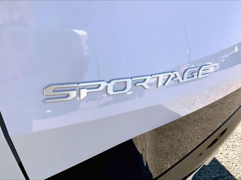 Used 2024 Kia Sportage SX image 31
