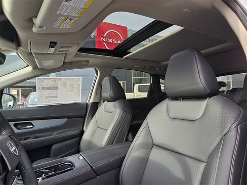 New 2026 Nissan Murano SL image 13