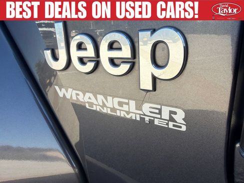Used 2018 Jeep Wrangler Unlimited Sahara AWD/4WD image 42