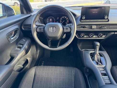 Used 2024 Honda HR-V Sport image 11