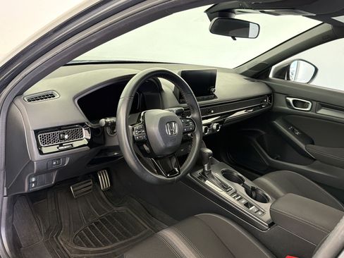 Used 2023 Honda Civic Sport image 4