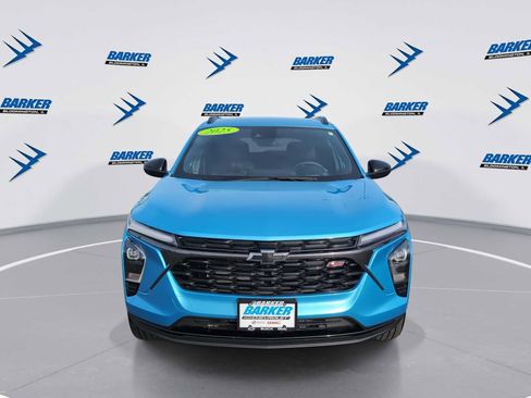 Used 2025 Chevrolet Trax RS w/ Driver Confidence Package image 3