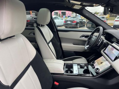 Used 2019 Land Rover Range Rover Velar R-Dynamic SE image 38