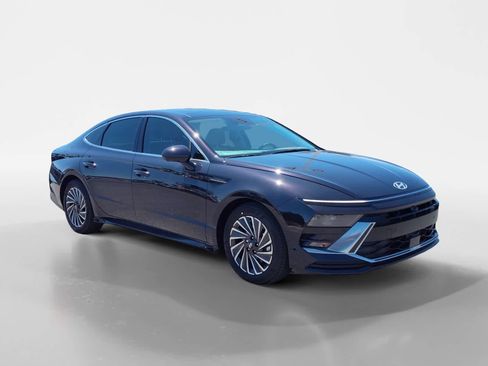 New 2025 Hyundai Sonata Limited image 7