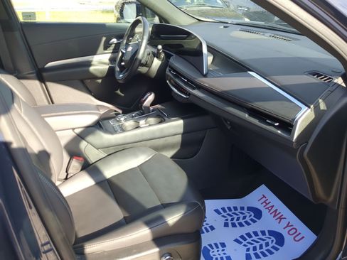 Used 2025 Cadillac XT4 Premium Luxury image 31