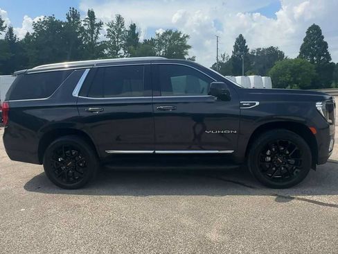 Certified 2023 GMC Yukon SLT AWD/4WD image 9