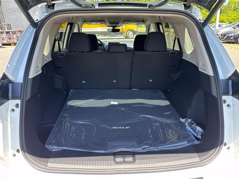 New 2026 Nissan Rogue SV w/ Cold Weather Package FWD image 32