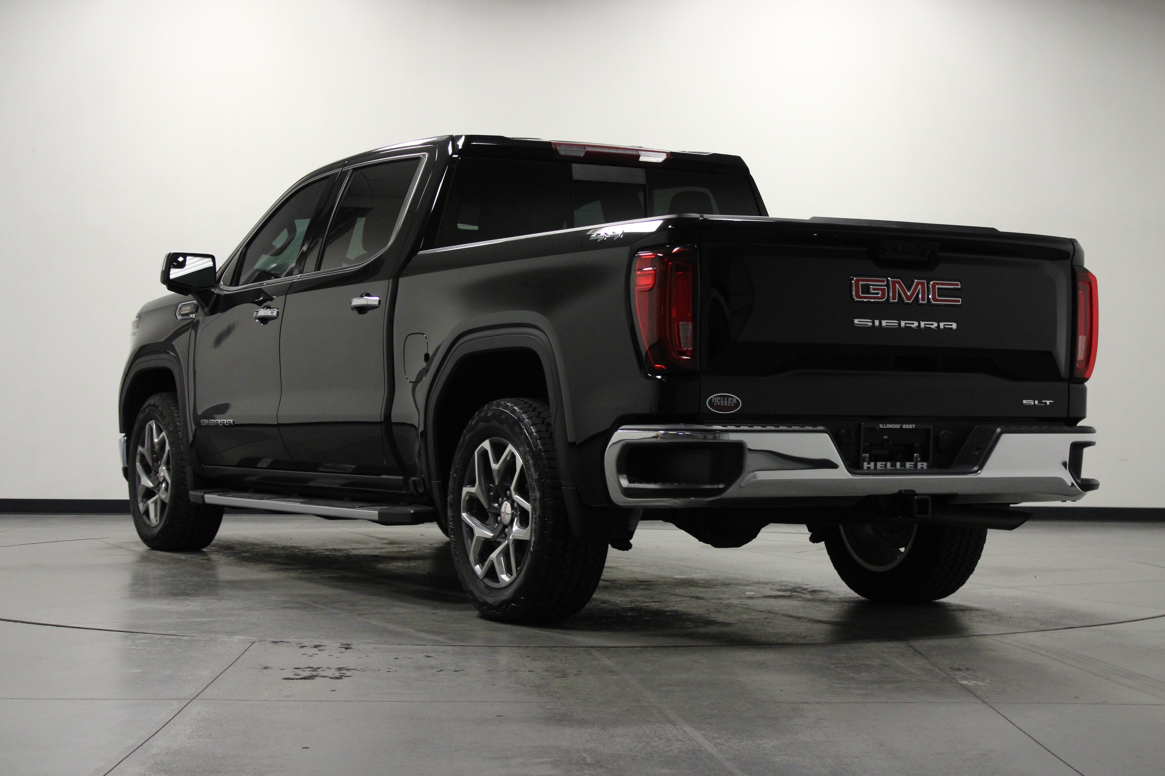 Used 2023 GMC Sierra 1500 SLT w/ SLT Premium Package AWD/4WD image 6
