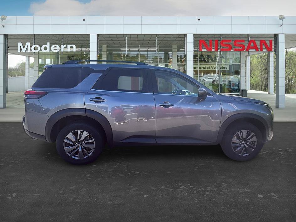 Certified 2025 Nissan Pathfinder SV FWD image 6