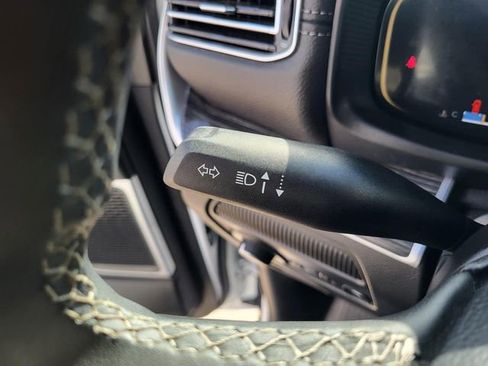 Used 2024 Jeep Wagoneer Series II w/ Flexible Seating Group RWD image 10