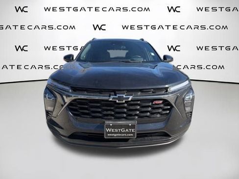 Used 2025 Chevrolet Trax RS image 2