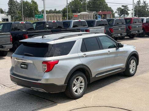 Used 2023 Ford Explorer XLT w/ Equipment Group 202A AWD/4WD image 6