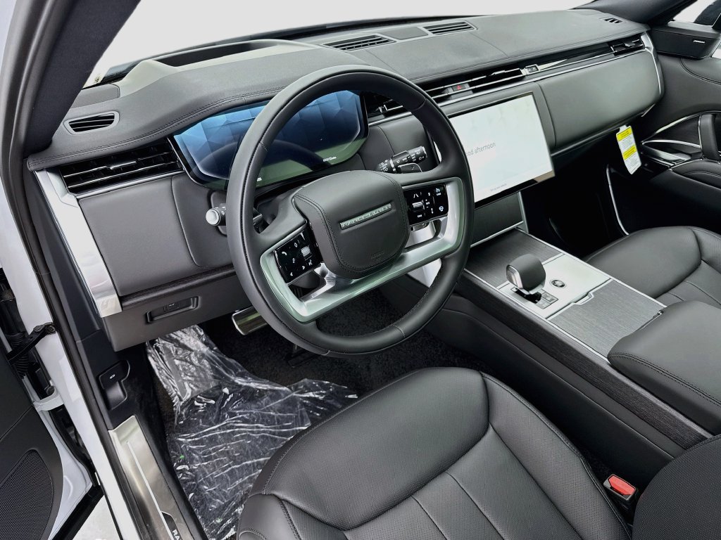 New 2026 Land Rover Range Rover Long Wheelbase SE AWD/4WD image 9