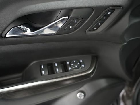 Used 2020 GMC Acadia SLT w/ Driver Alert Package II image 13