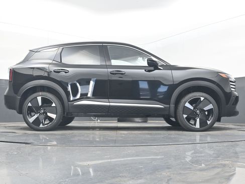 New 2026 Nissan Kicks SR w/ SR Premium Package image 30