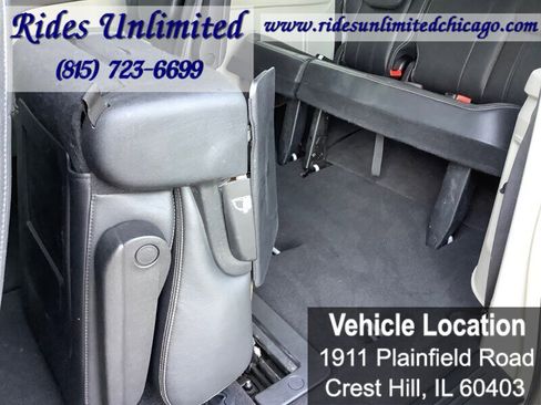 Used 2012 Chrysler Town & Country Touring-L w/ Entertainment Group #2 image 25