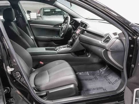 Used 2018 Honda Civic Sport image 16