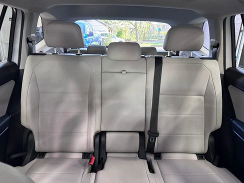 Used 2019 Volkswagen Tiguan SE w/ Panoramic Sunroof Package image 46